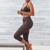 Stevige Controle Pas De Perfecte Capri-Inlegkruisje Aan